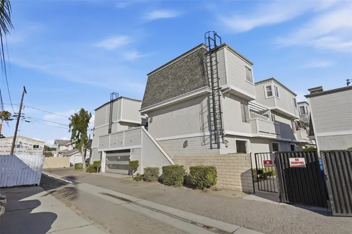 125 W South, Anaheim, California 92805