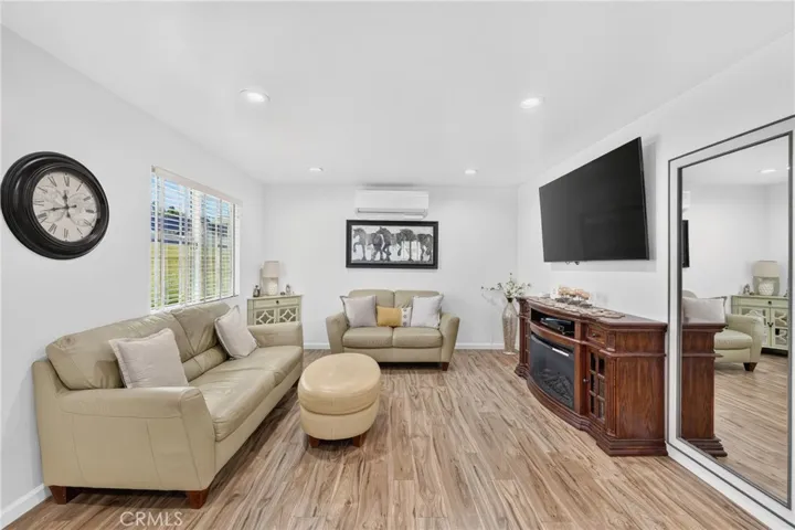 BACK HOUSE LIVING ROOM