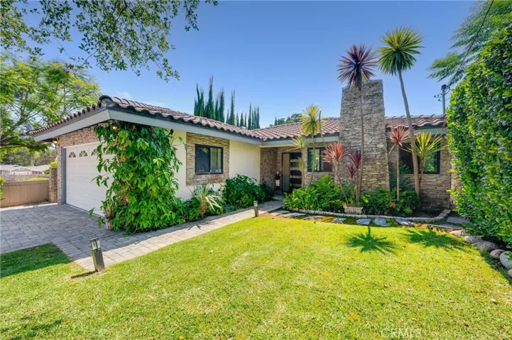 Beautiful Curb Appeal welcome you to this Updated Single Story Home