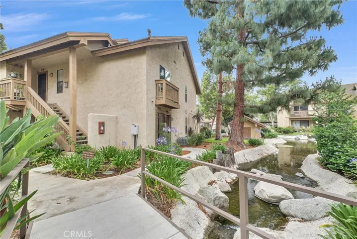 326 Tangelo 323, Irvine, California 92618