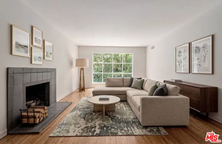 1041 Chantilly Road, Los Angeles, California 90077