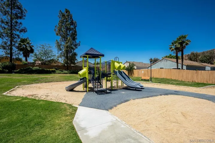 27969 Hillpointe, Menifee, California 92585