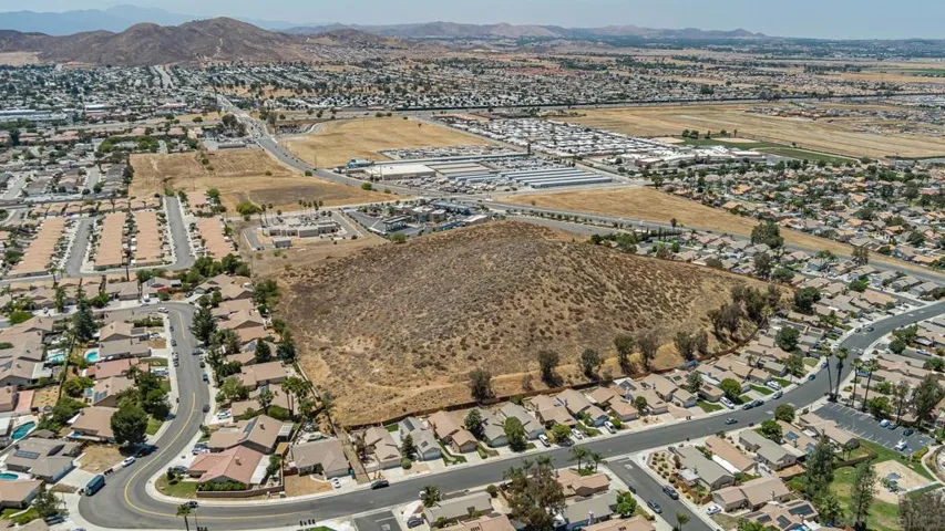 27969 Hillpointe, Menifee, California 92585