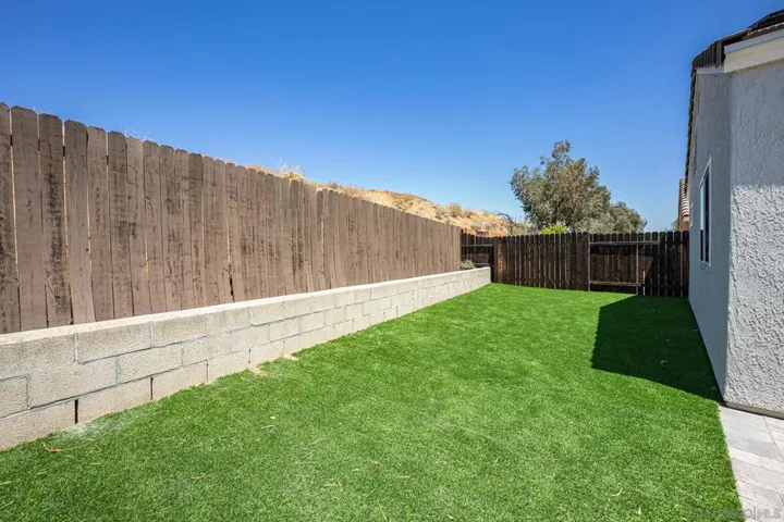 27969 Hillpointe, Menifee, California 92585