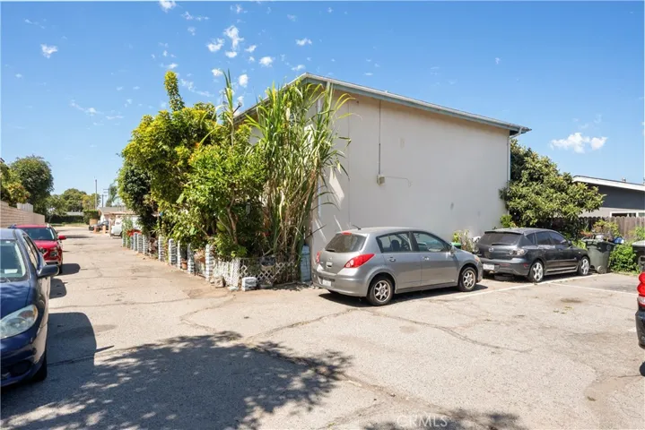 681 Victoria, Costa Mesa, California 92627