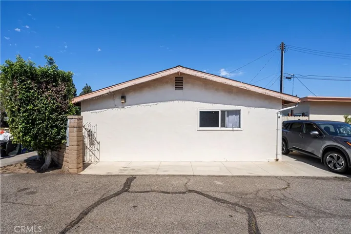 681 Victoria, Costa Mesa, California 92627