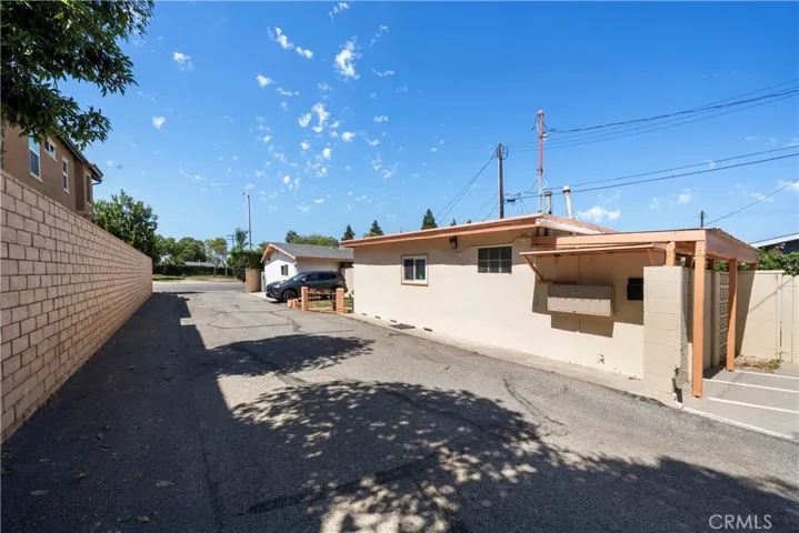 681 Victoria, Costa Mesa, California 92627