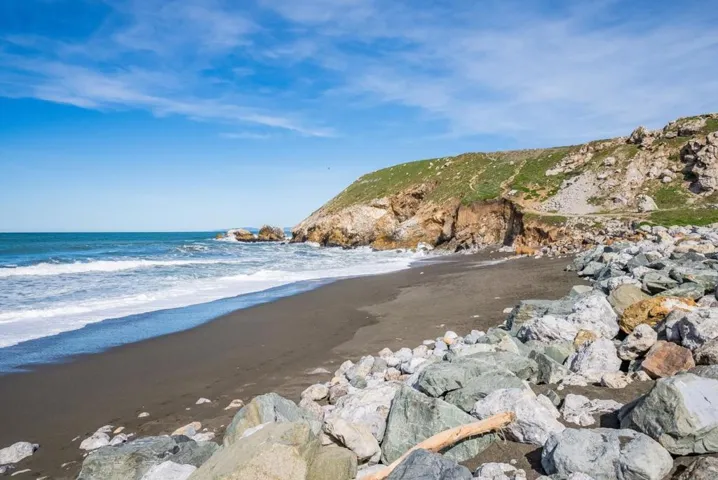 411 Dondee B, Pacifica, California 94044