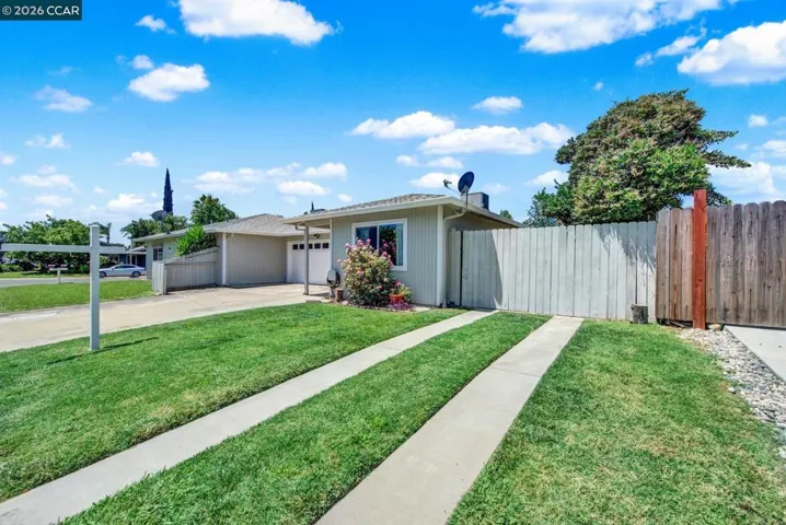 221 Eric Cir, Galt, California 95632