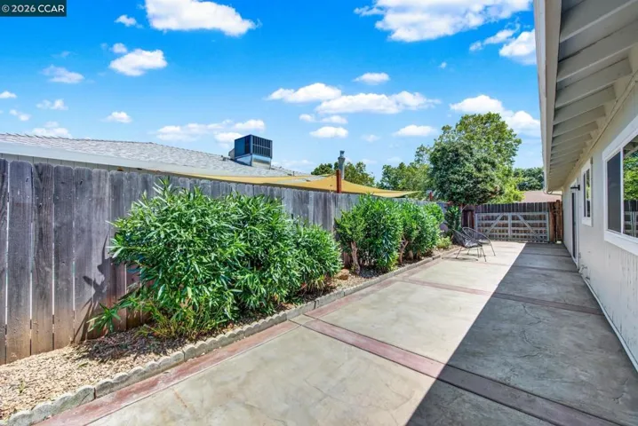 221 Eric Cir, Galt, California 95632