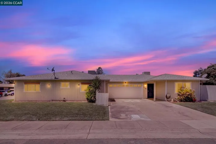 221 Eric Cir, Galt, California 95632