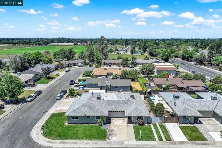 221 Eric Cir, Galt, California 95632
