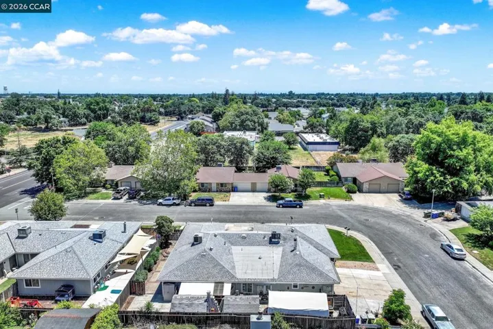 221 Eric Cir, Galt, California 95632