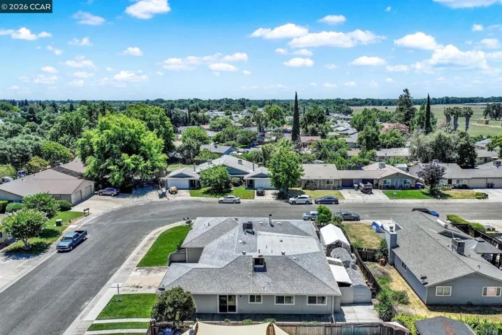 221 Eric Cir, Galt, California 95632