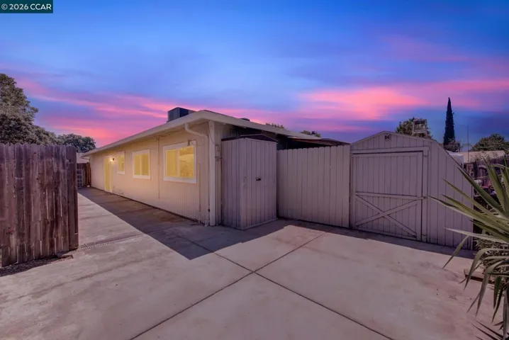 221 Eric Cir, Galt, California 95632