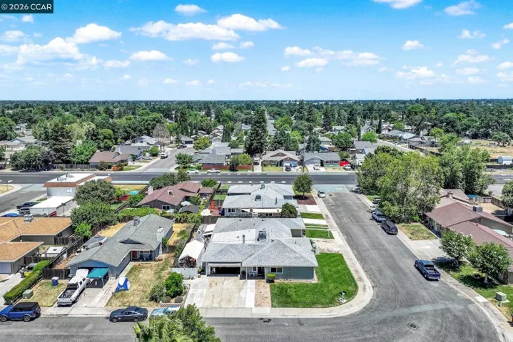 221 Eric Cir, Galt, California 95632