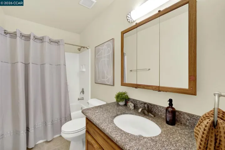 221 Eric Cir, Galt, California 95632