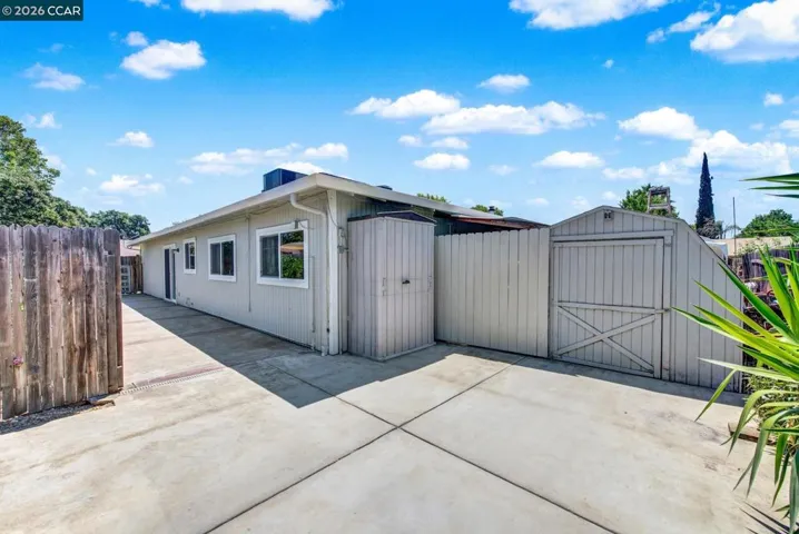 221 Eric Cir, Galt, California 95632