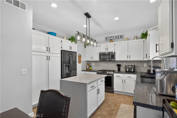 1441 Albillo, Perris, California 92571