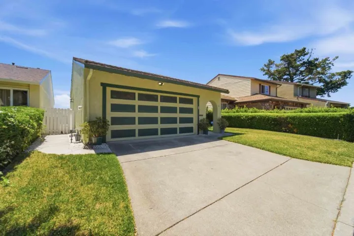 10 Overlook Lane, El Sobrante, California 94803
