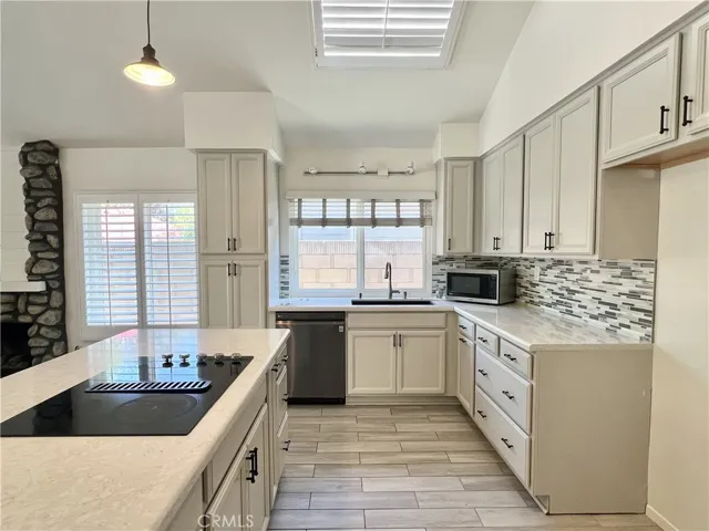 6 Descanso, Irvine, California 92620