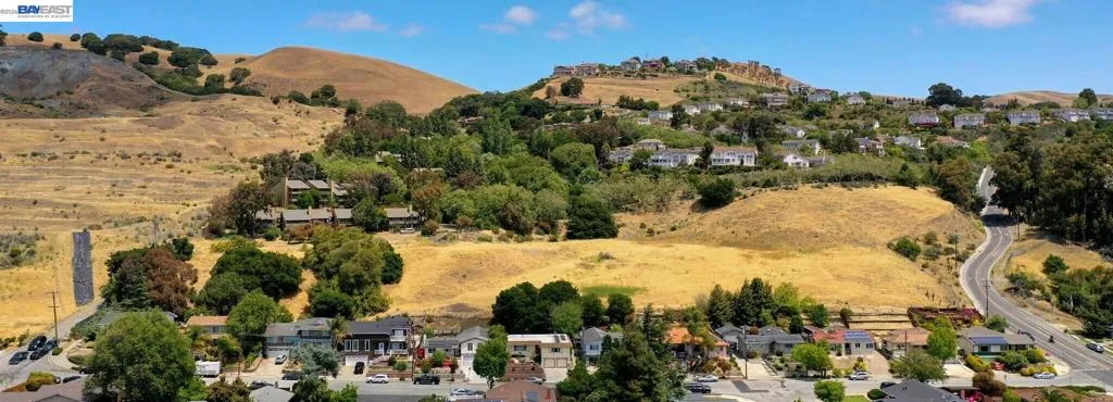 29831 Clearbrook, Hayward, California 94544