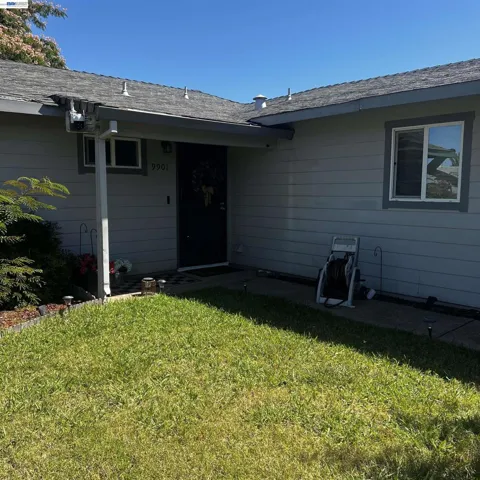 9901 Burline Street, Sacramento, California 95827
