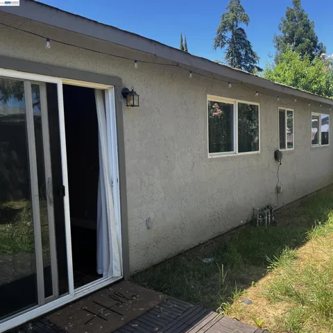 9901 Burline Street, Sacramento, California 95827