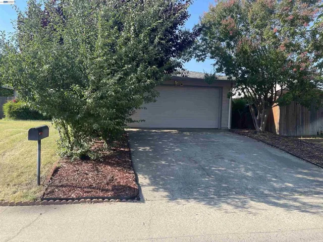 9901 Burline Street, Sacramento, California 95827