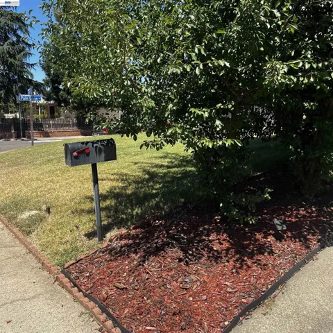 9901 Burline Street, Sacramento, California 95827
