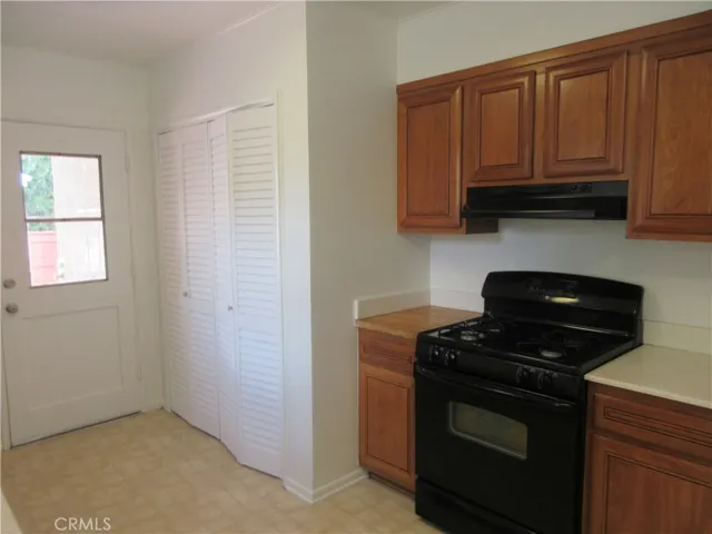 8813 Nestle, Northridge, California 91325