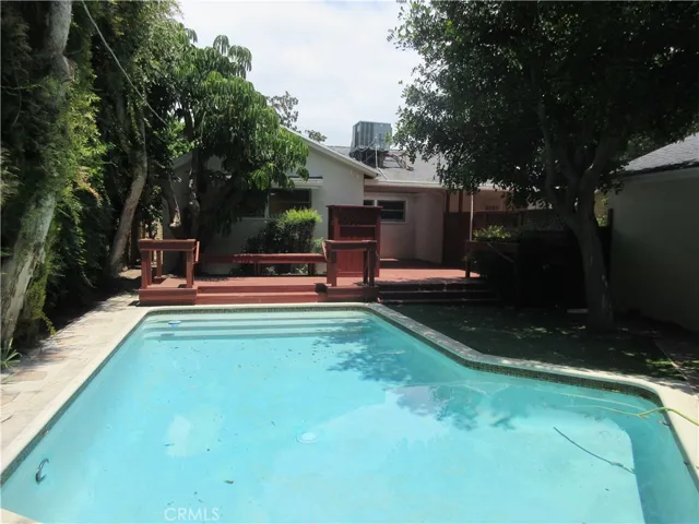 8813 Nestle, Northridge, California 91325