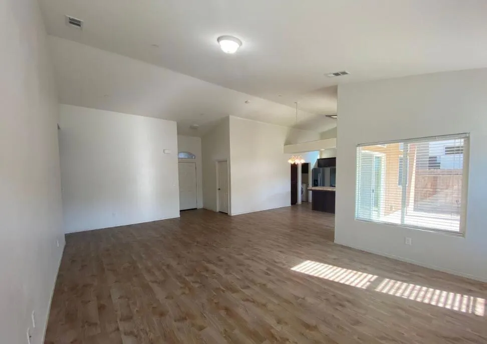 7383 Ensminger Avenue, None, California 93227 — photo 5