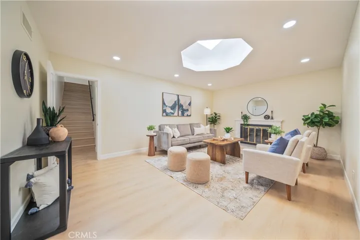 912 W Hill, Fullerton, California 92832