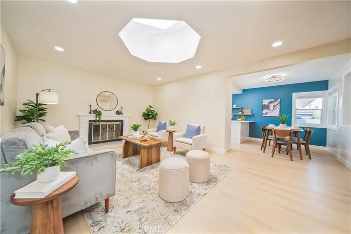 912 W Hill, Fullerton, California 92832