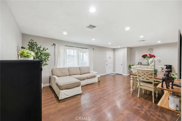 1306 E 14th Street, Santa Ana, California 92701