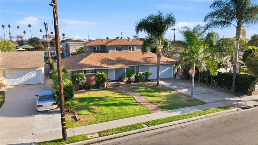 1306 E 14th Street, Santa Ana, California 92701
