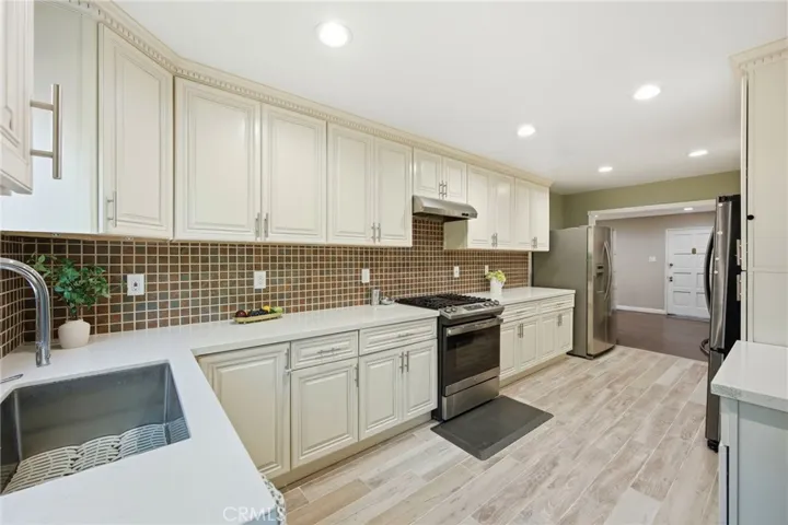 1306 E 14th Street, Santa Ana, California 92701