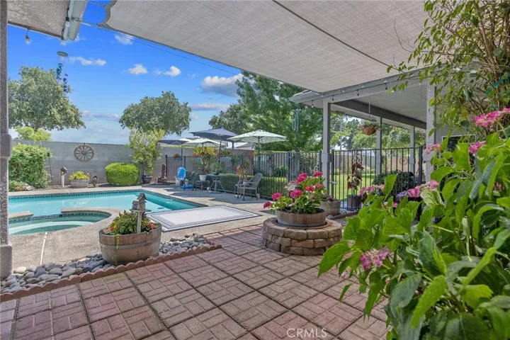 2833 E Laura Court, Visalia, California 93292