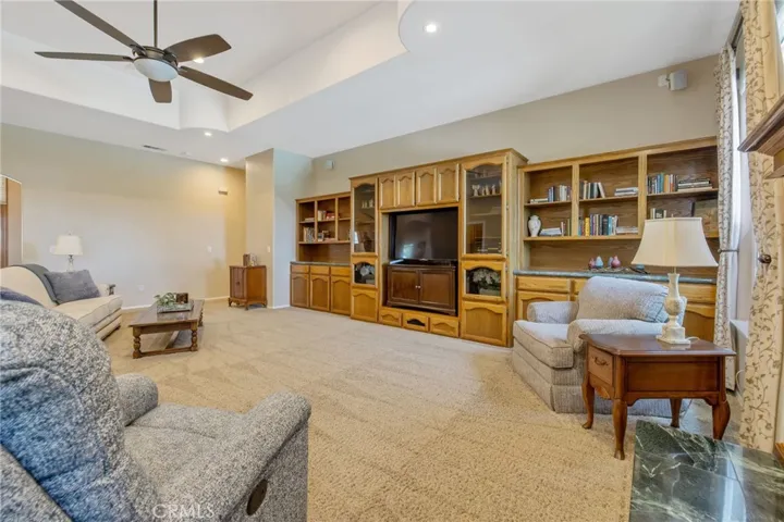 2833 E Laura Court, Visalia, California 93292