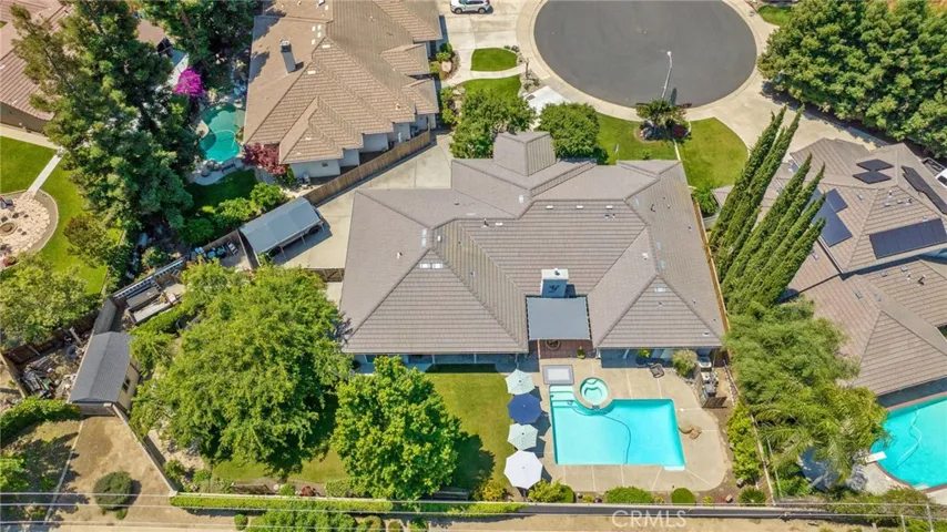 2833 E Laura Court, Visalia, California 93292