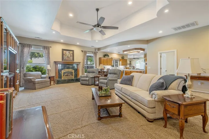 2833 E Laura Court, Visalia, California 93292
