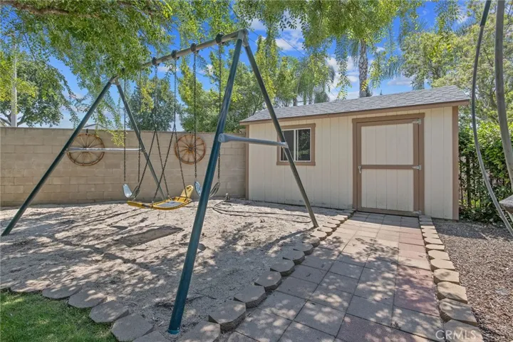 2833 E Laura Court, Visalia, California 93292