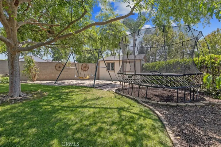 2833 E Laura Court, Visalia, California 93292