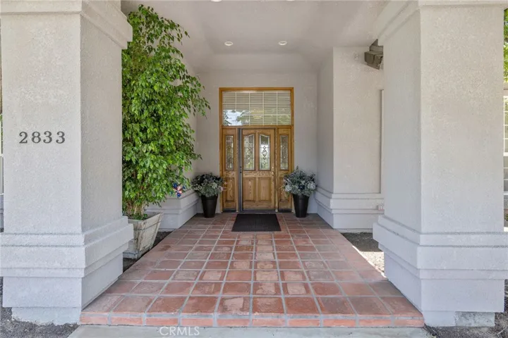2833 E Laura Court, Visalia, California 93292