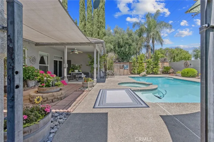 2833 E Laura Court, Visalia, California 93292