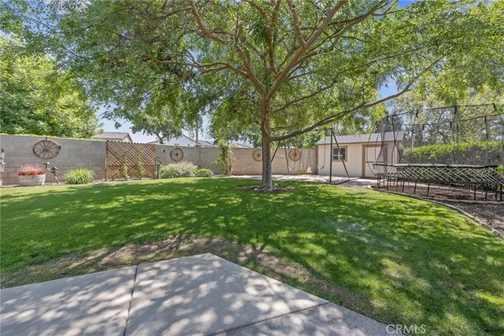 2833 E Laura Court, Visalia, California 93292