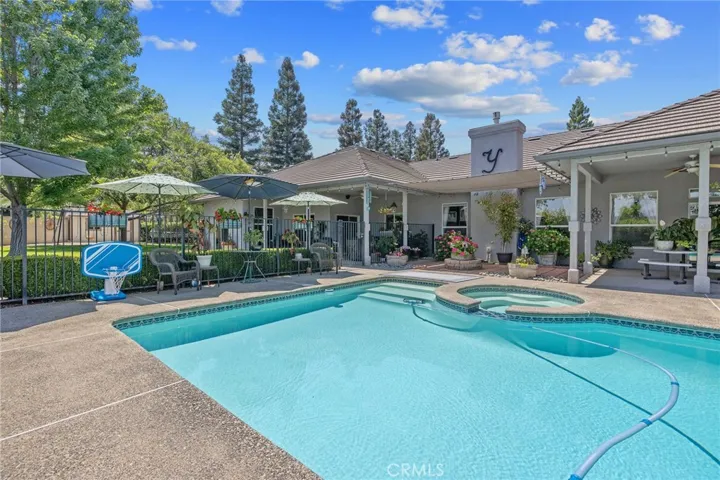 2833 E Laura Court, Visalia, California 93292