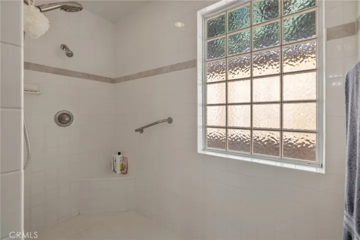 2833 E Laura Court, Visalia, California 93292