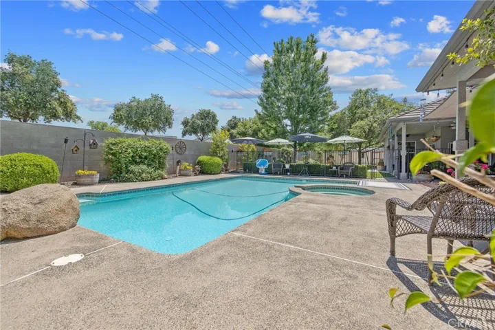 2833 E Laura Court, Visalia, California 93292